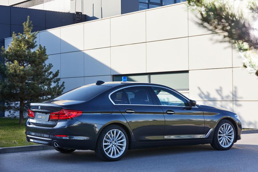  BMW 520d Sedan Luxury Line Security 2017 года  (фото 2 из 3)